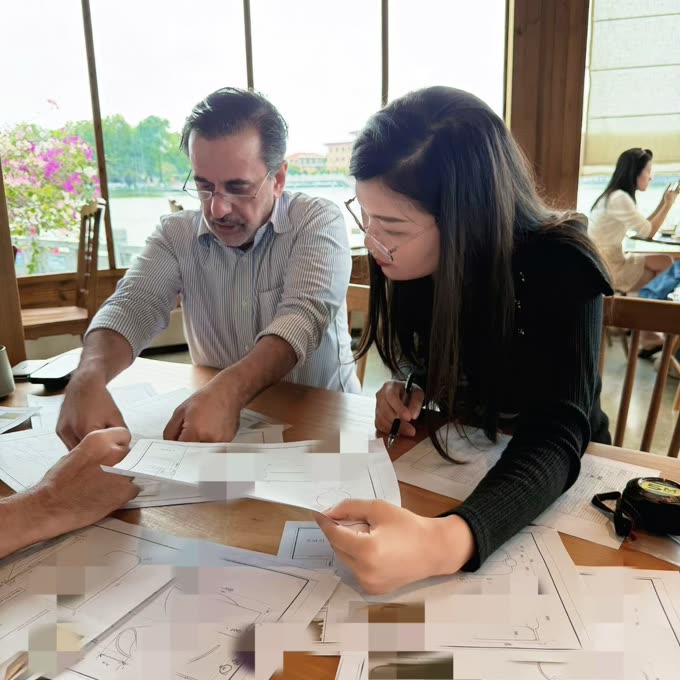 A design session with a visiting buyer