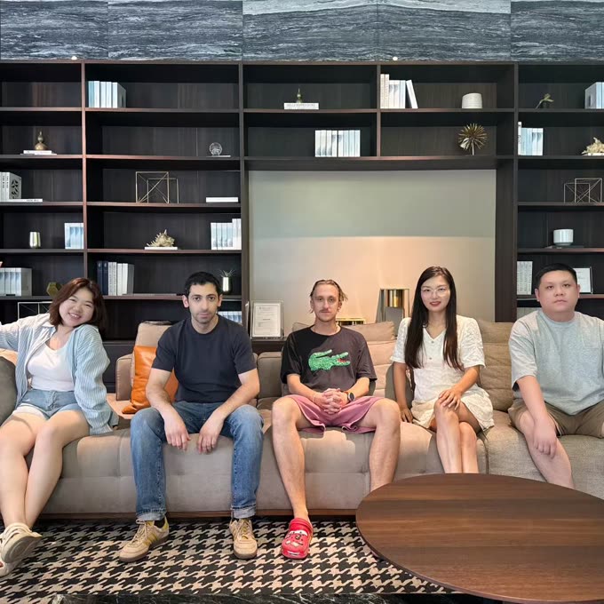 Visiting buyers in the TY showroom